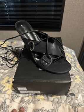 Fashion Nova Black Lace-Up Ring Detail Heeled Slides